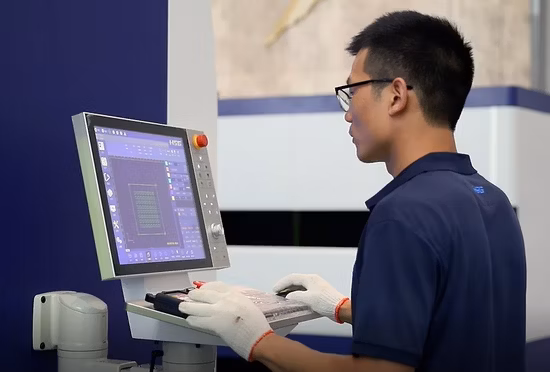 6kw/8kw/10kw/12kw IPG/Raycus パワーマックスファイバーレーザー切断装置農業機械航空宇宙工業用 CNC 金属ファイバーレーザー切断機